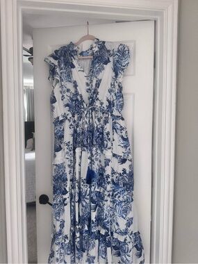 Gibson Latimer White Maxi Dress with Blue Floral Print